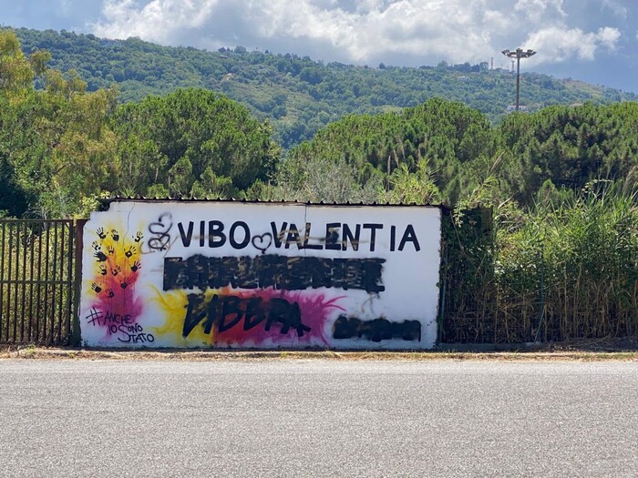 Vibo Imbrattato Murale Di Libera Realizzato Dopo Gli Arresti Dell