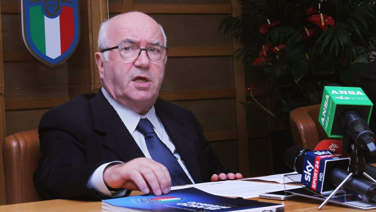 Lutto Nel Mondo Del Calcio Morto L Ex Presidente Della Figc Tavecchio