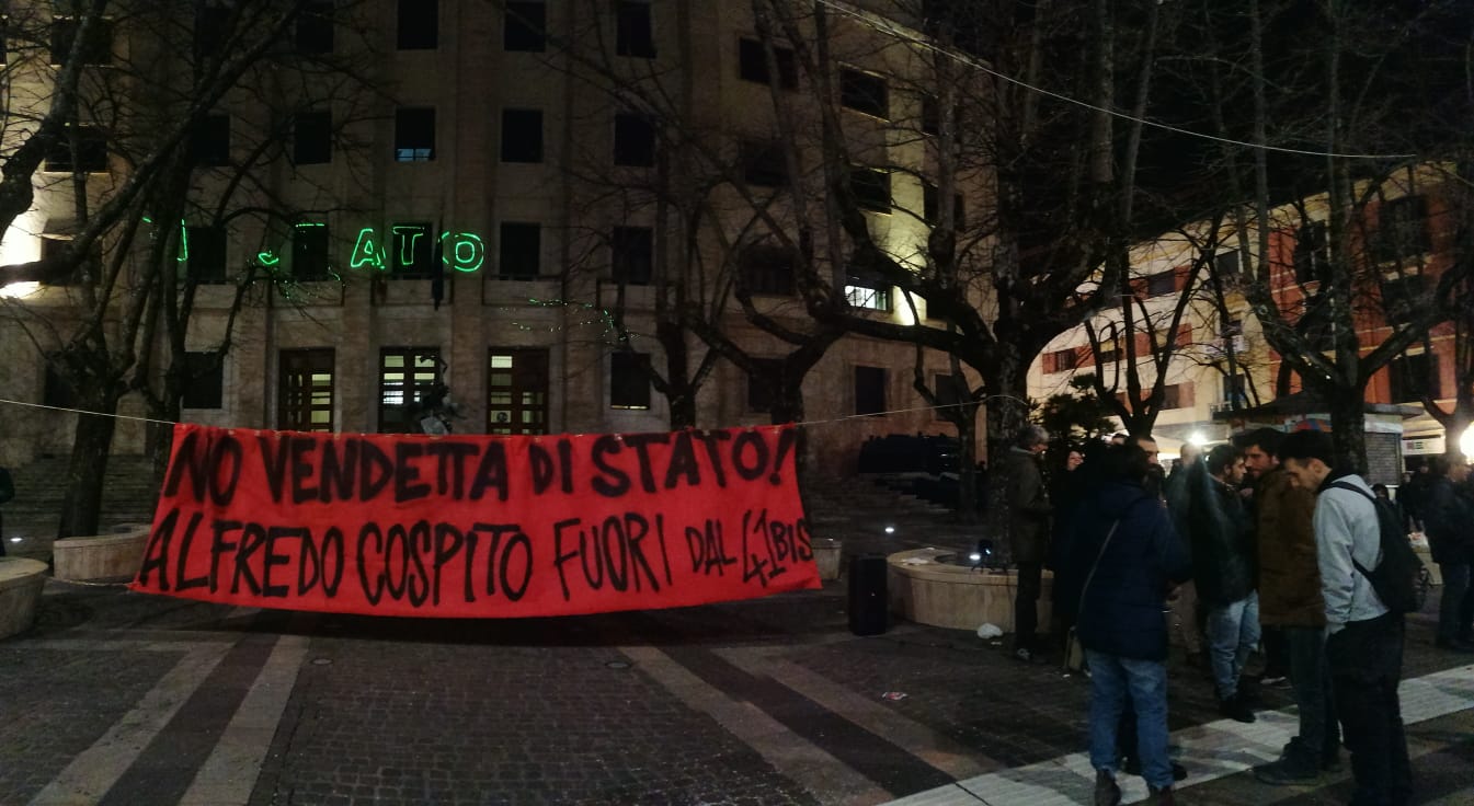 Cosenza Movimenti Anarchici In Piazza In Sostegno Di Cospito