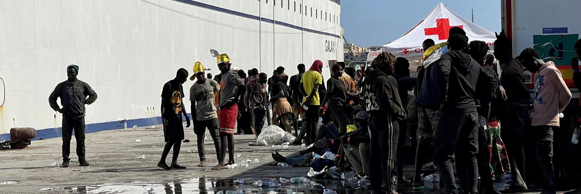 Hotspot Di Lampedusa Al Collasso Scoppia La Rabbia Dei Migranti