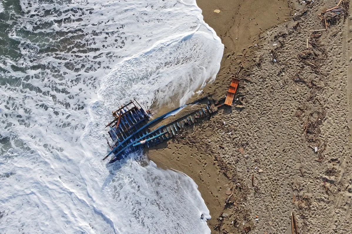 Naufragio Di Cutro Recuperato Dal Mare Il Candeliere Del Caicco