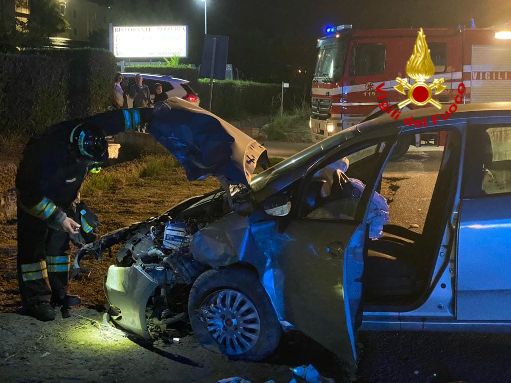 Crotone, Incidente Sulla SS106. Due Feriti - FOTO E VIDEO