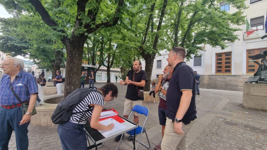 manifestazione cosenza no città unica